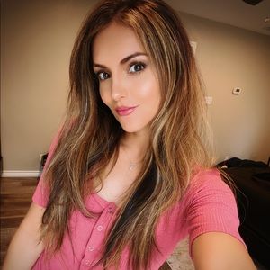 Meet your Posher, Elaine